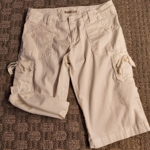 Forever 21 Cargo Capri - Picture 2 of 6